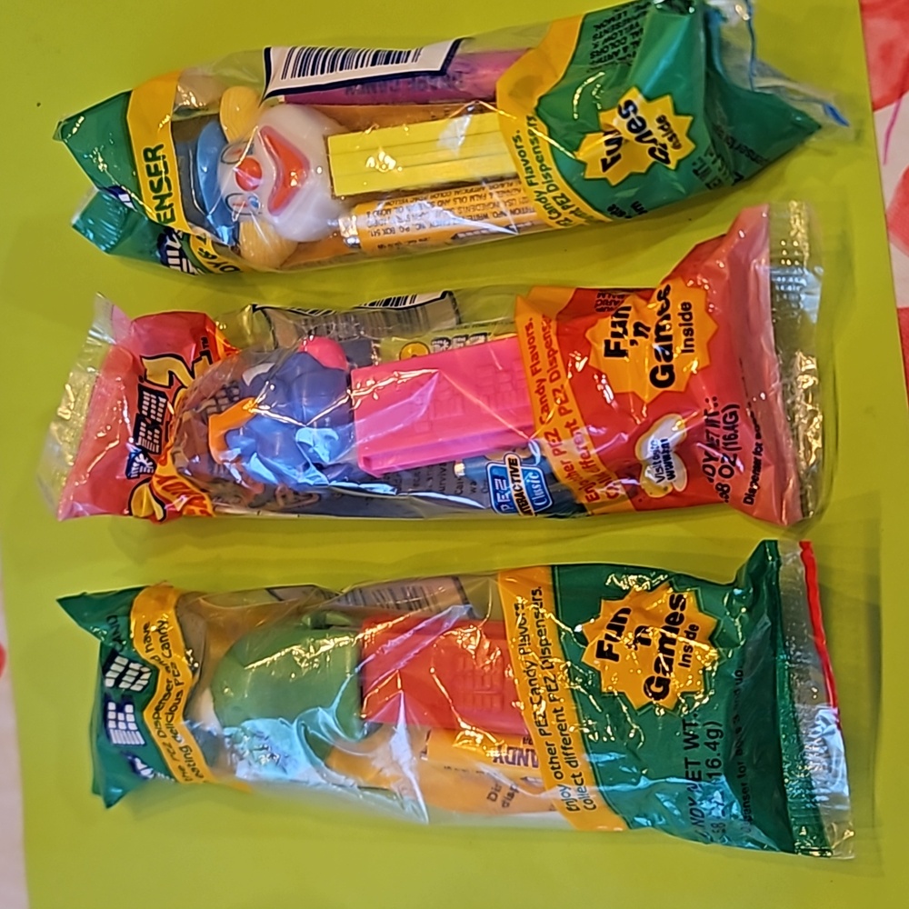 3 new tag pez dispensers